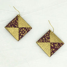 Load image into Gallery viewer, gold floral on mauve earring